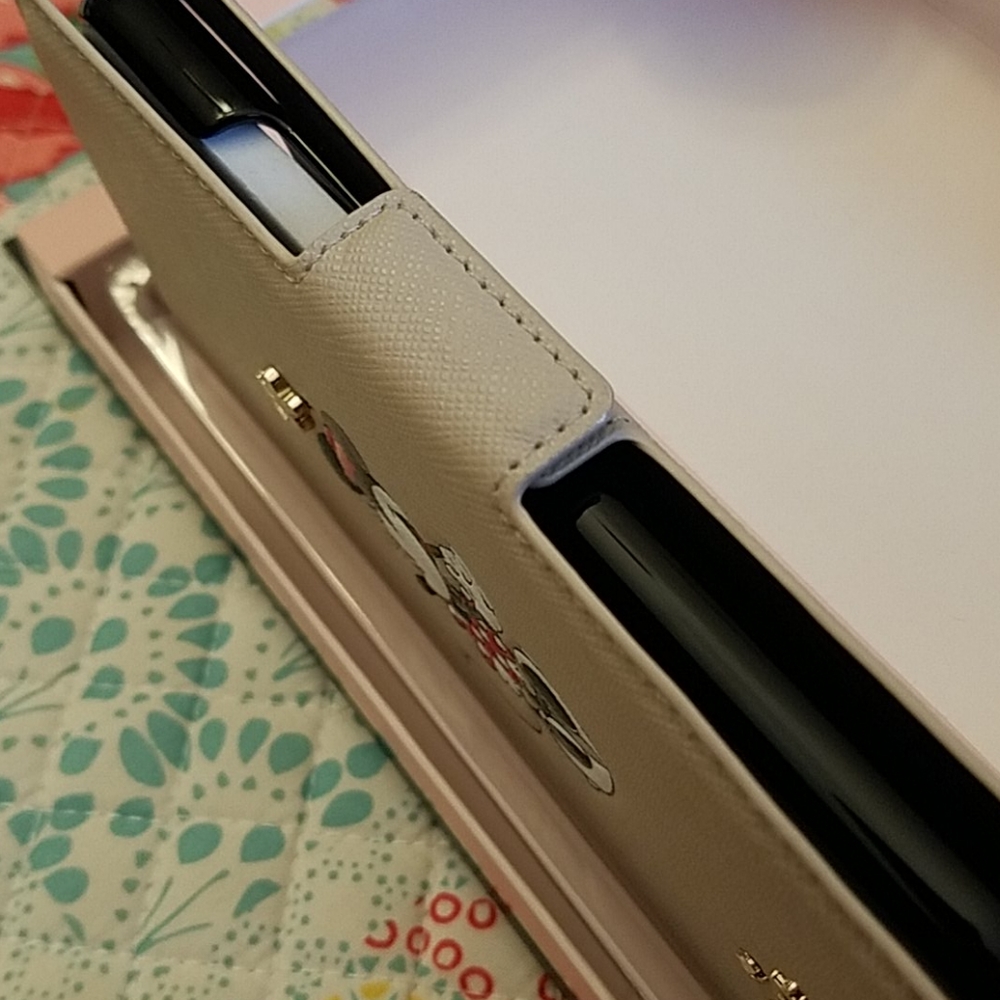 Kate Spade Disney Minnie Mouse iPhone 11 Pro Folio - Picture 5 of 7